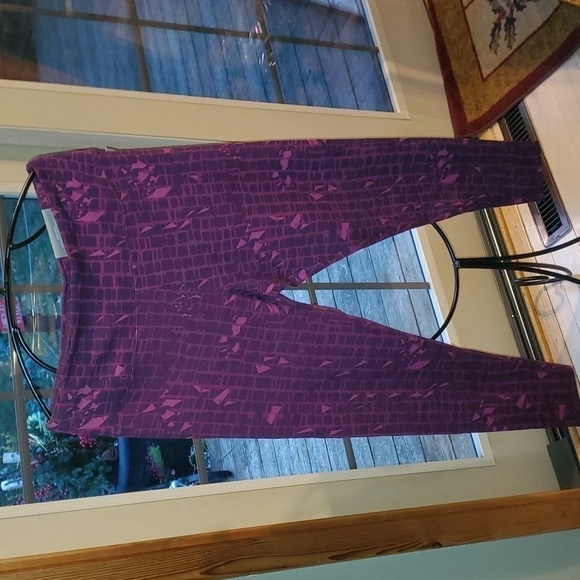 Soft‎ Surroundings SuperSlim Isandra Sz. L Leggings - Picture 1 of 15